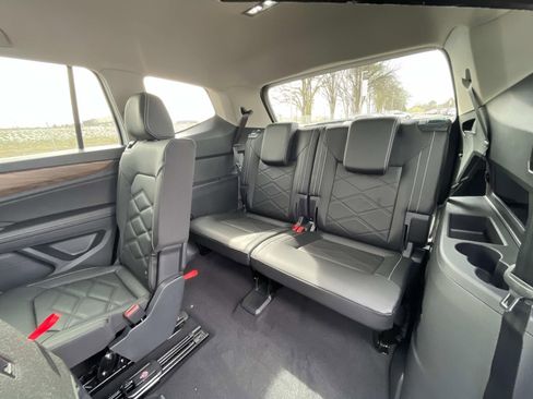 New 2026 Volkswagen Atlas SE FWD image 13