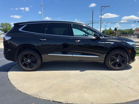 Used 2024 Buick Enclave Essence w/ Experience Buick Package FWD image 8