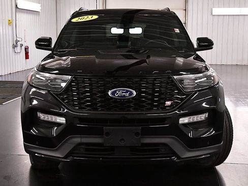 Used 2023 Ford Explorer ST w/ Equipment Group 401A AWD/4WD image 2