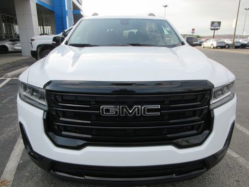 Used 2023 GMC Acadia SLE w/ Driver Convenience Package image 8