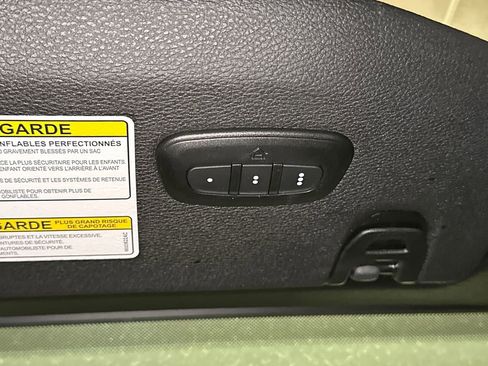 Used 2022 Jeep Wrangler Unlimited Sahara w/ Cold Weather Group AWD/4WD image 31