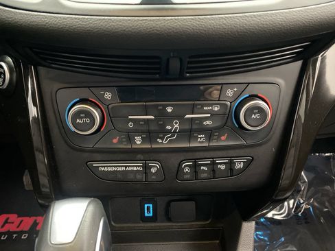 Used 2018 Ford Escape Titanium AWD/4WD image 21