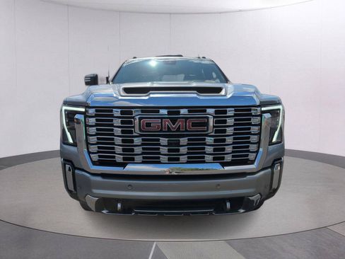Used 2025 GMC Sierra 2500 Denali AWD/4WD image 8