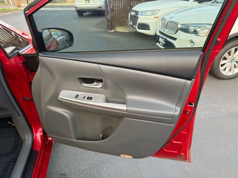 Used 2012 Toyota Prius V Three image 16