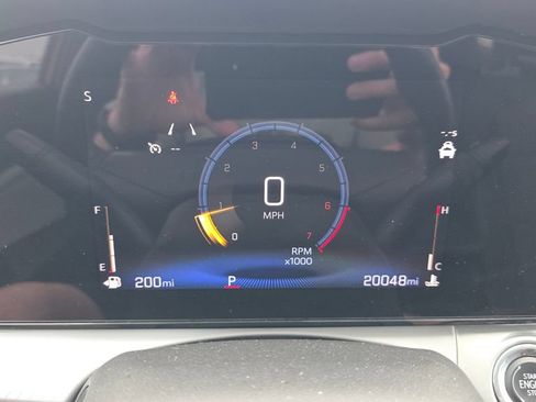 Used 2025 Chevrolet Trax LT w/ LT Convenience Package FWD image 17