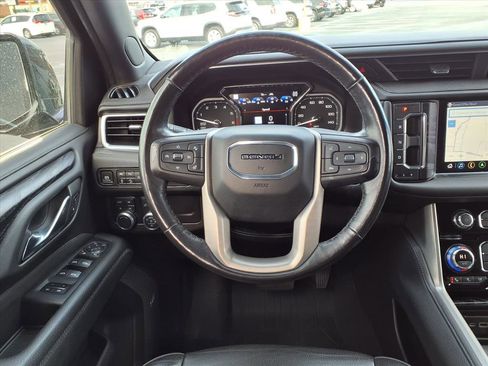 Used 2021 GMC Yukon Denali w/ Denali Premium Package AWD/4WD image 28