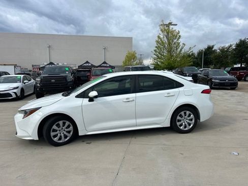 Used 2021 Toyota Corolla LE FWD image 6