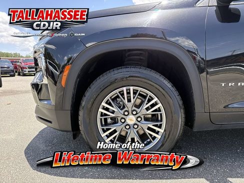 Used 2024 Chevrolet Traverse LT FWD image 13