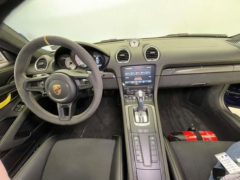 Certified 2022 Porsche 718 Cayman GT4 RWD image 20