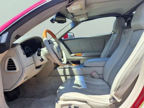 Used 2005 Cadillac XLR RWD image 20