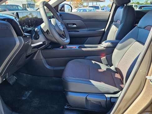 New 2026 Nissan Kicks SR image 3