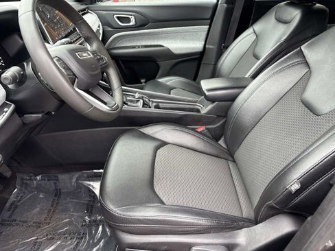 Used 2024 Jeep Compass Latitude w/ Altitude Special Edition image 24