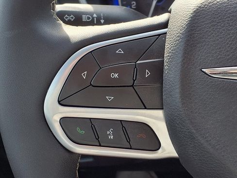 Used 2026 Chrysler Pacifica Select FWD image 26