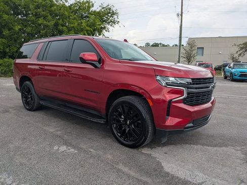 Used 2021 Chevrolet Suburban RST AWD/4WD image 2