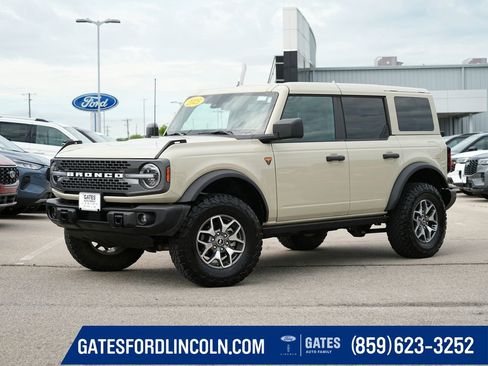 Used 2025 Ford Bronco Badlands AWD/4WD image 1