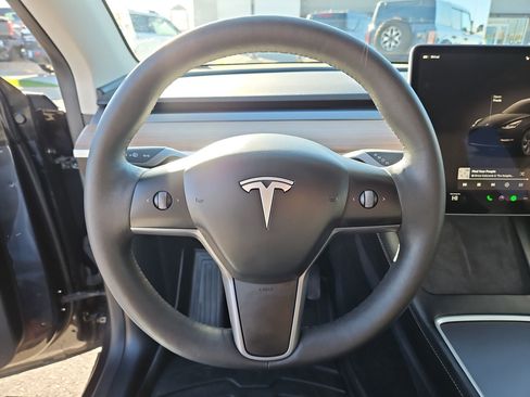 Used 2025 Tesla Model Y Long Range image 20