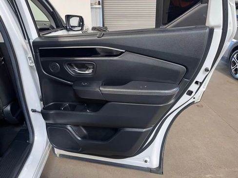 Used 2024 Honda Pilot Touring image 15