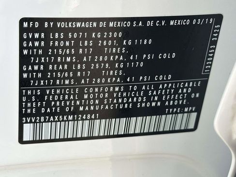 Used 2019 Volkswagen Tiguan SE w/ Panoramic Sunroof Package image 25