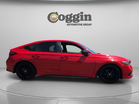 Used 2023 Honda Civic Sport image 6