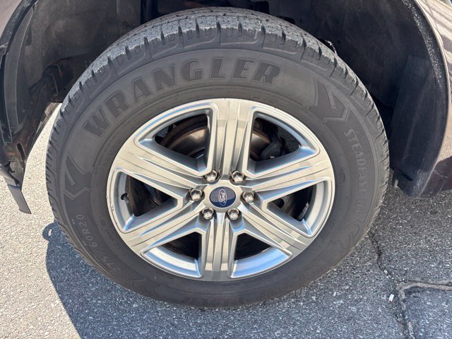 Used 2018 Ford F150 XLT w/ Equipment Group 302A Luxury AWD/4WD image 23