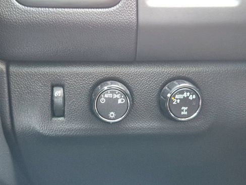 Used 2022 Chevrolet Colorado LT w/ Fleet Safety Package AWD/4WD image 22