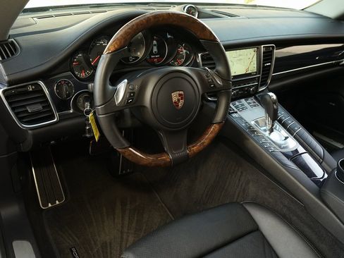 Used 2014 Porsche Panamera S image 8
