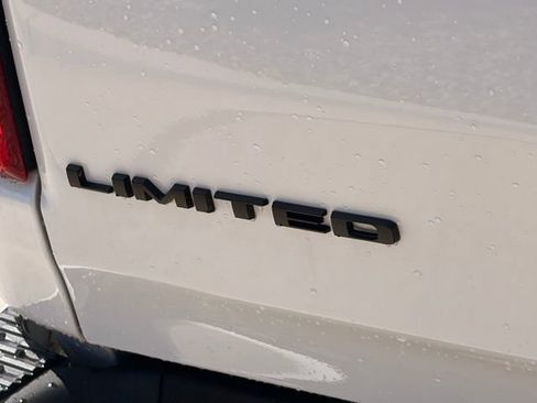 Used 2025 RAM 1500 Limited AWD/4WD image 9