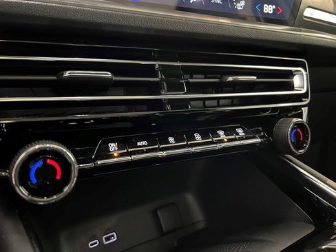 Certified 2026 Chevrolet Traverse LT w/ Sun and Wheel Package image 22