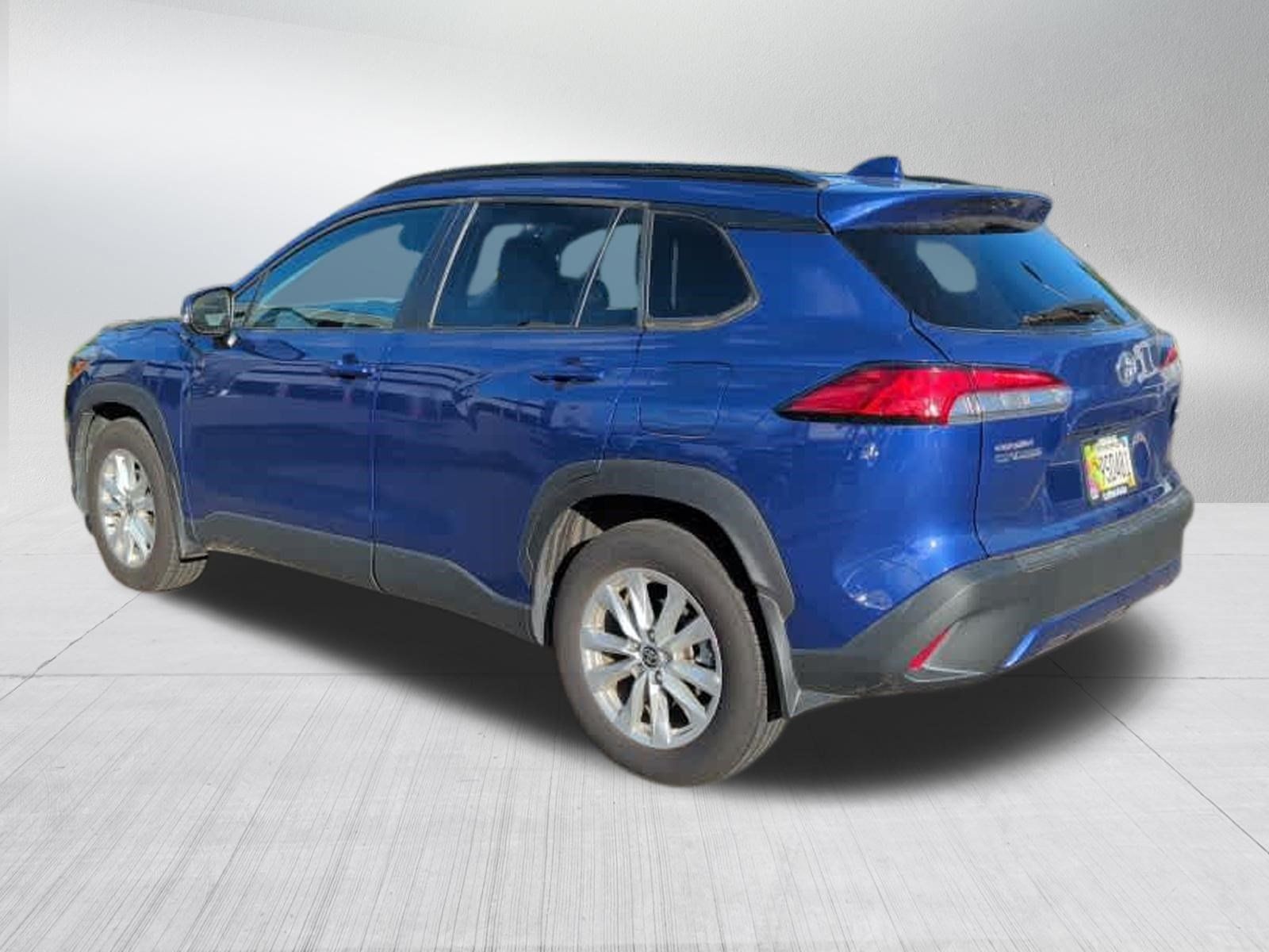 Used 2023 Toyota Corolla Cross LE w/ Moonroof Package AWD/4WD image 5