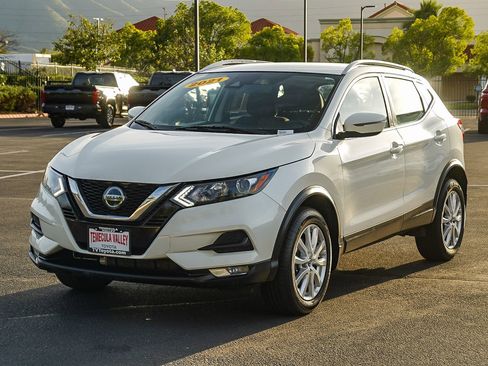 Used 2021 Nissan Rogue Sport SV FWD image 3