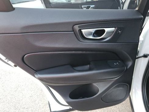 Certified 2025 Volvo XC60 B5 Plus image 23