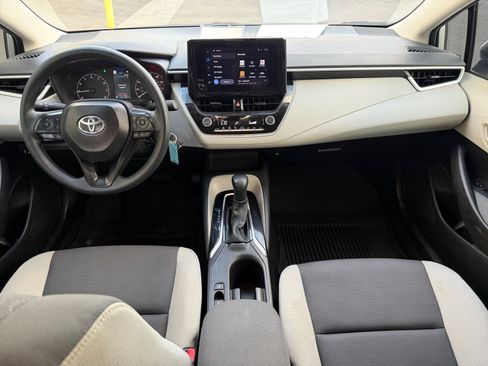 Used 2025 Toyota Corolla LE FWD image 12