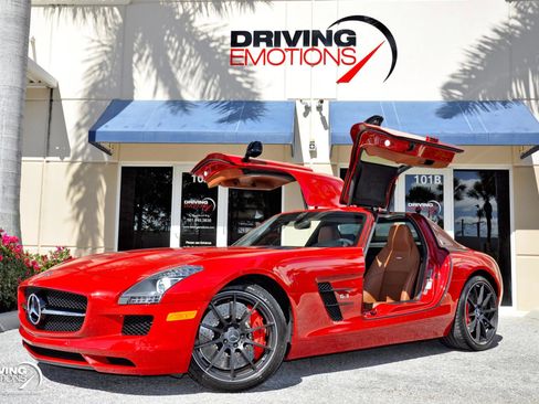 Used 2013 Mercedes-Benz SLS AMG GT Coupe image 32