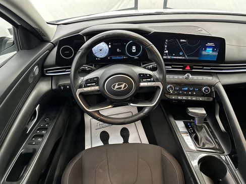 Used 2025 Hyundai Elantra SEL FWD image 22