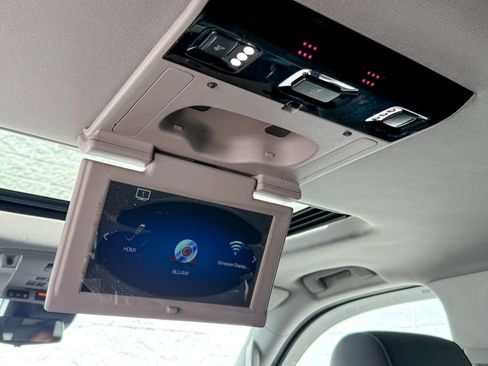 Used 2019 Cadillac Escalade Luxury AWD/4WD image 35