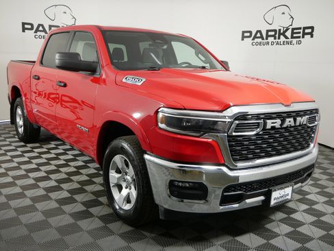 Used 2025 RAM 1500 Big Horn AWD/4WD image 4