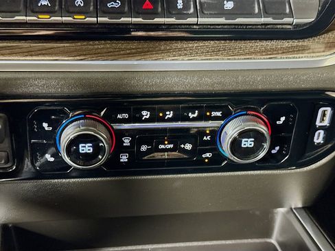 Used 2023 Chevrolet Silverado 1500 LT image 14