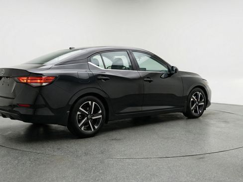 Used 2025 Nissan Sentra SV image 9