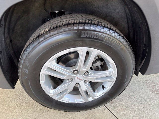 Used 2023 GMC Terrain SLE w/ Driver Convenience Package AWD/4WD image 34