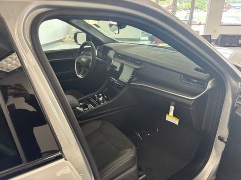 New 2026 Jeep Grand Cherokee L 4WD image 21