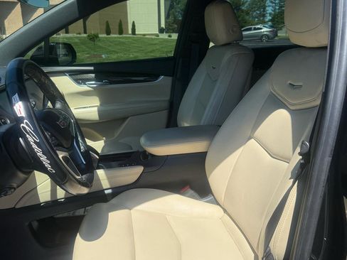 Used 2018 Cadillac XT5 AWD image 14