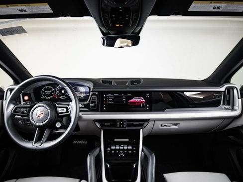 Certified 2026 Porsche Cayenne AWD/4WD image 25