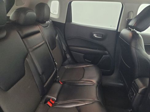 Used 2017 Jeep Compass Latitude w/ Popular Equipment Group AWD/4WD image 19