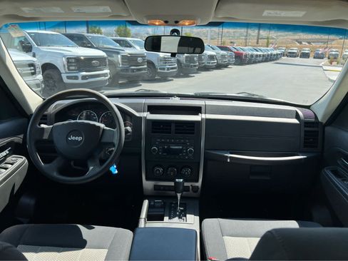 Used 2010 Jeep Liberty Sport AWD/4WD image 23