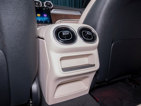 New 2026 Mercedes-Benz GLC 300 image 21