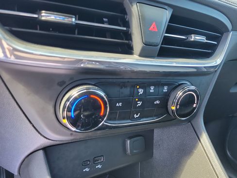 Used 2025 Buick Encore GX Preferred FWD image 26