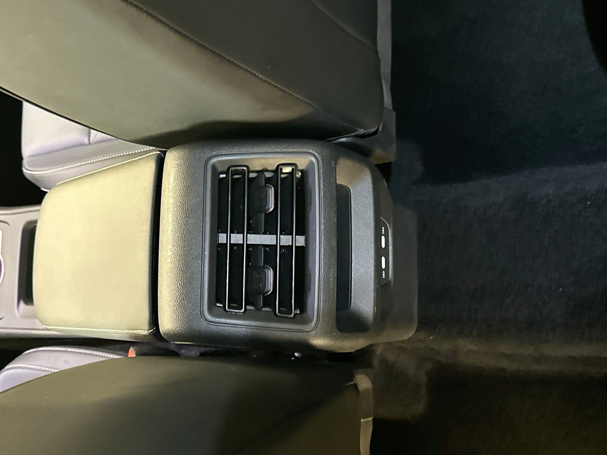 Used 2026 Volkswagen Tiguan SE AWD/4WD image 27