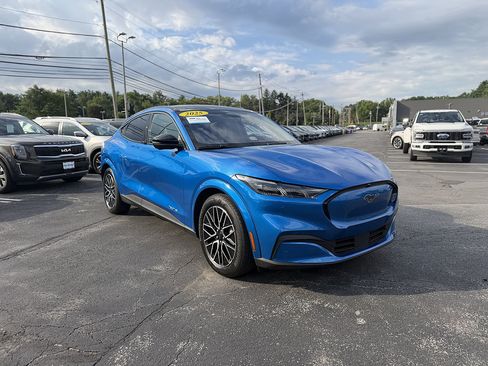 Certified 2025 Ford Mustang Mach-E Premium AWD/4WD image 9