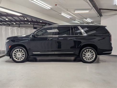 Used 2023 Cadillac Escalade ESV Premium Luxury image 26
