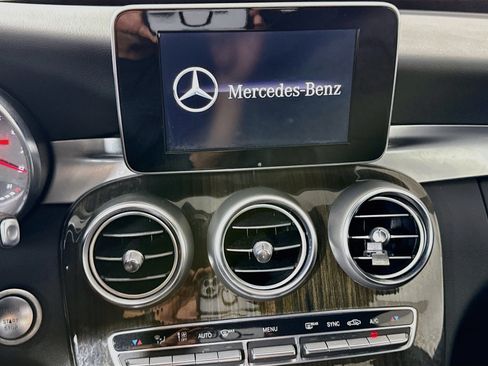 Used 2018 Mercedes-Benz C 300 Sedan w/ Premium Package image 18